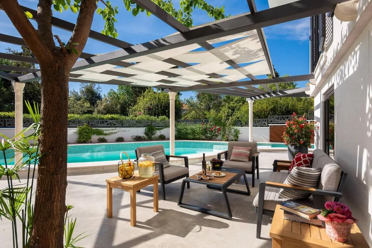 Magnificent Villa Scorpaena With Heated Swimming P Zadar