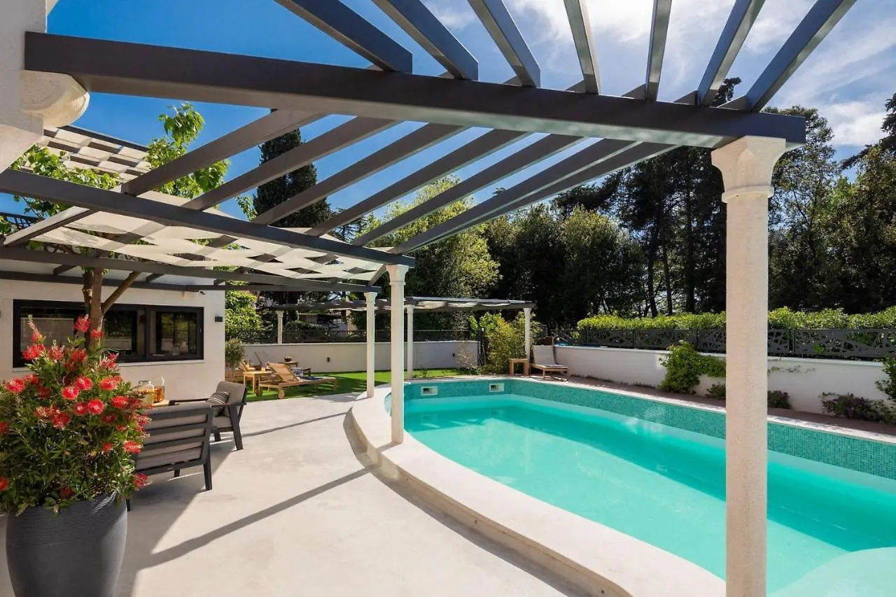 Magnificent Villa Scorpaena With Heated Swimming P Zadar