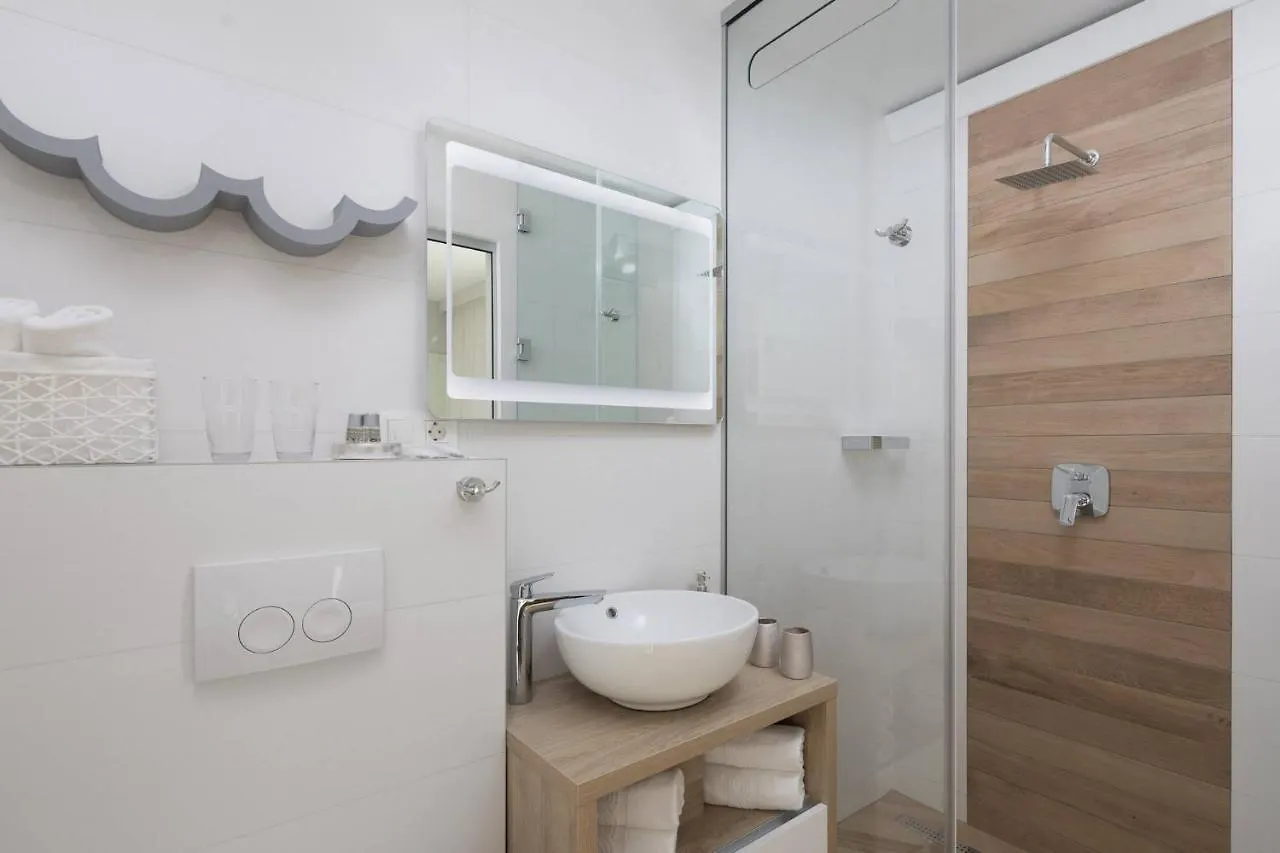 Magnificent Villa Scorpaena With Heated Swimming P Zadar
